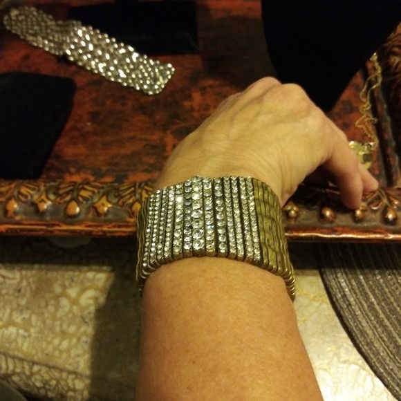 Jewelry - Picture 2 of 3